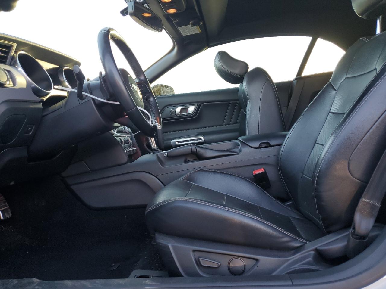 2020 Ford Mustang - Image 7