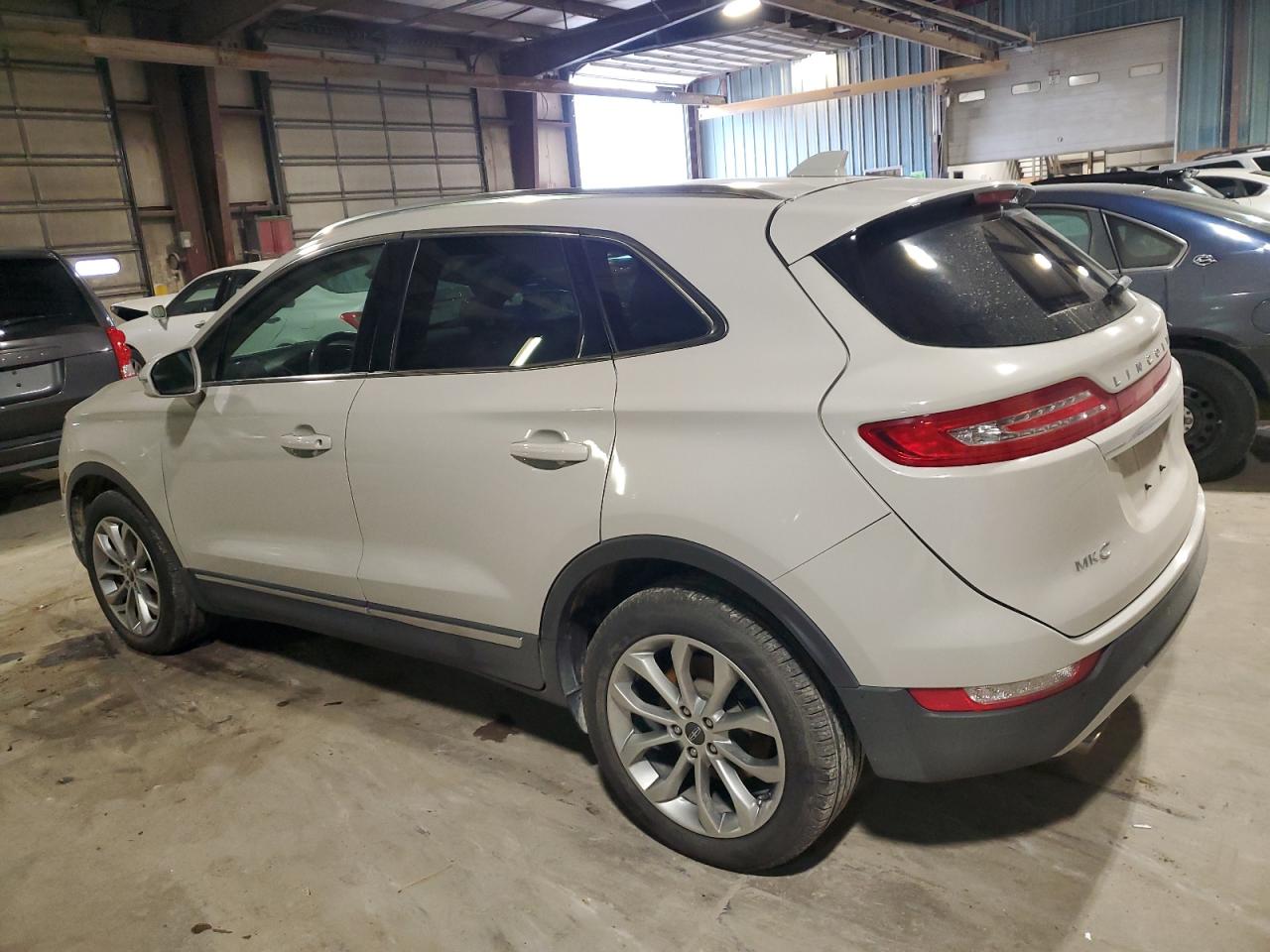 VIN 5LMCJ2D94KUL02393 2019 LINCOLN MKC no.2