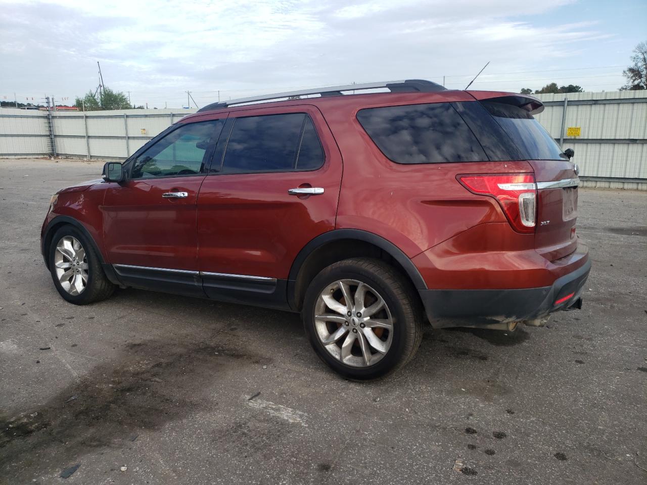 2014 Ford Explorer - Image 2