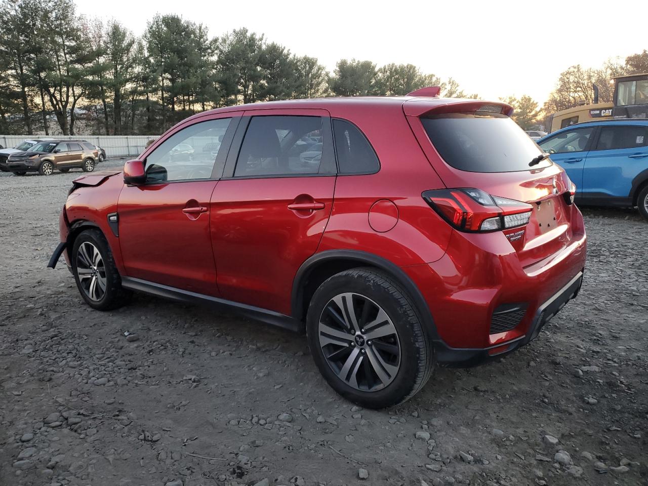 2020 Mitsubishi Outlander - Image 2