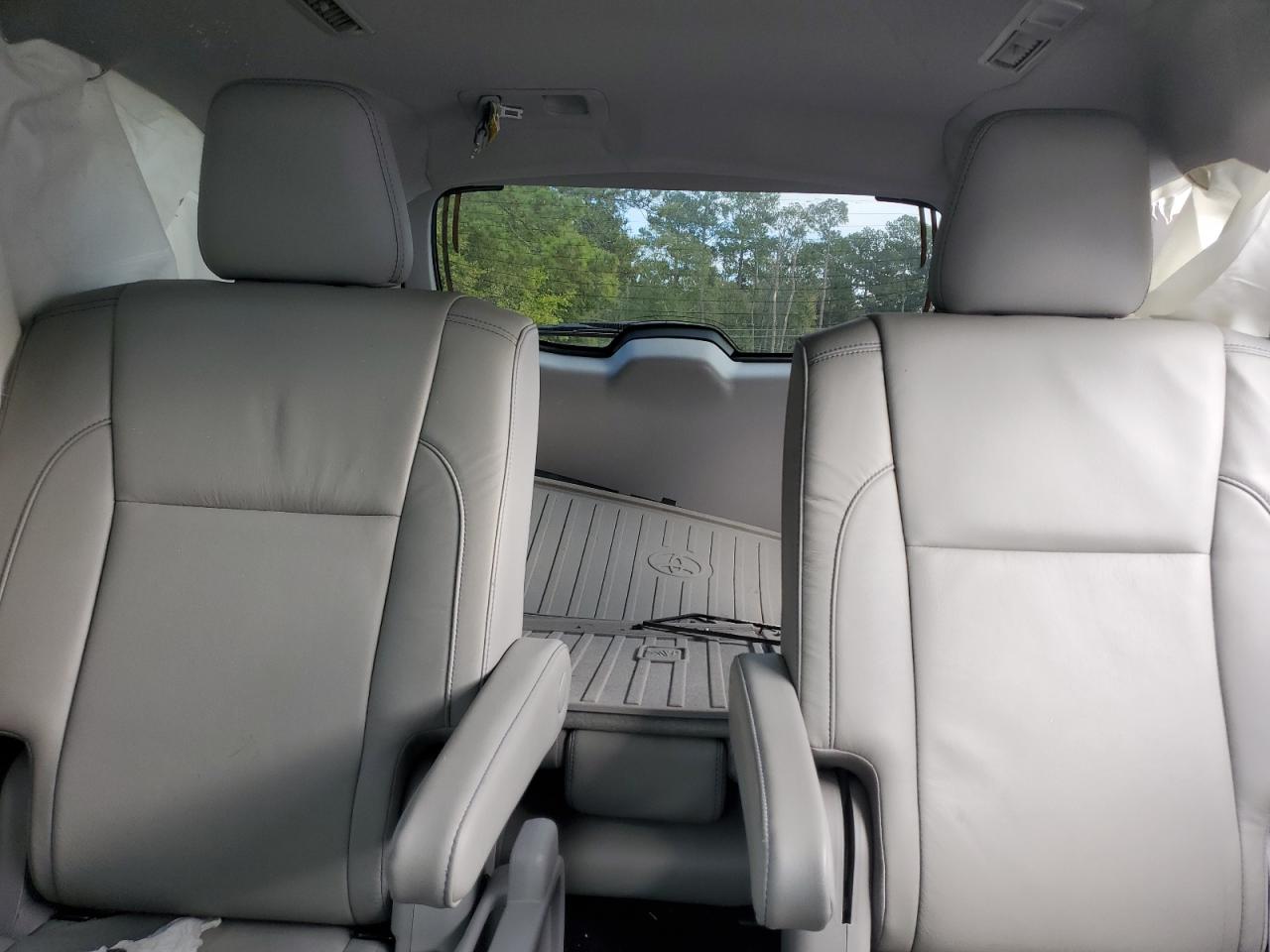 2018 Toyota Highlander - Image 10