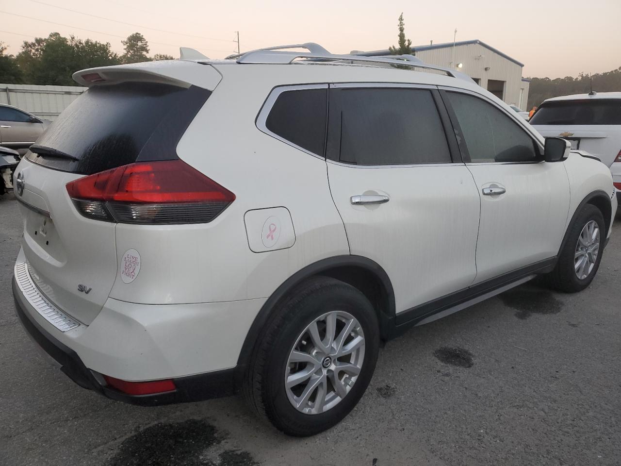 2018 Nissan Rogue - Image 3