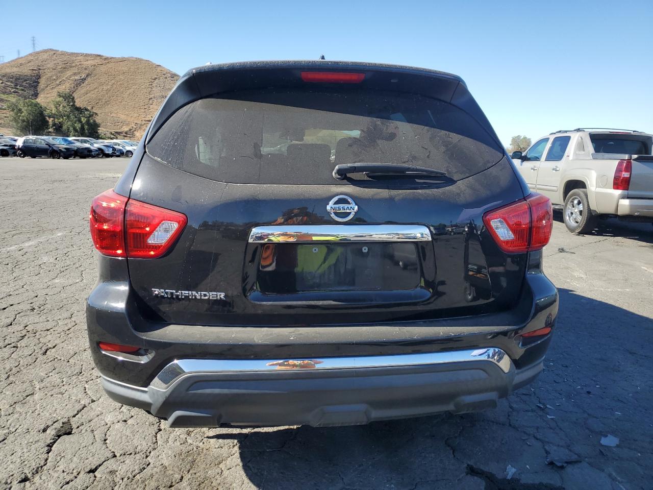 2018 Nissan Pathfinder S VIN: 5N1DR2MN1JC672010 Lot: 80671884