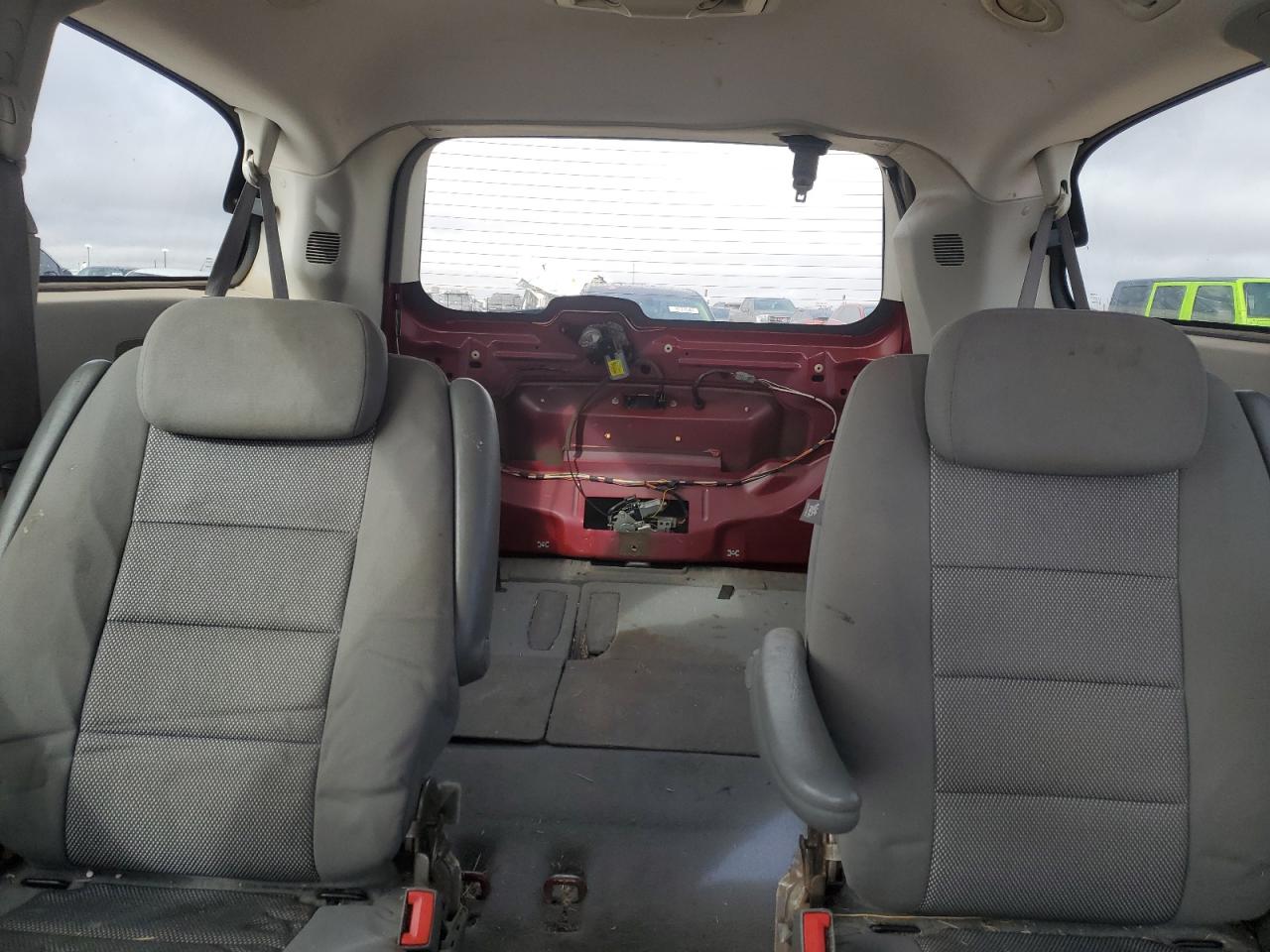 2009 Dodge Caravan - Image 10