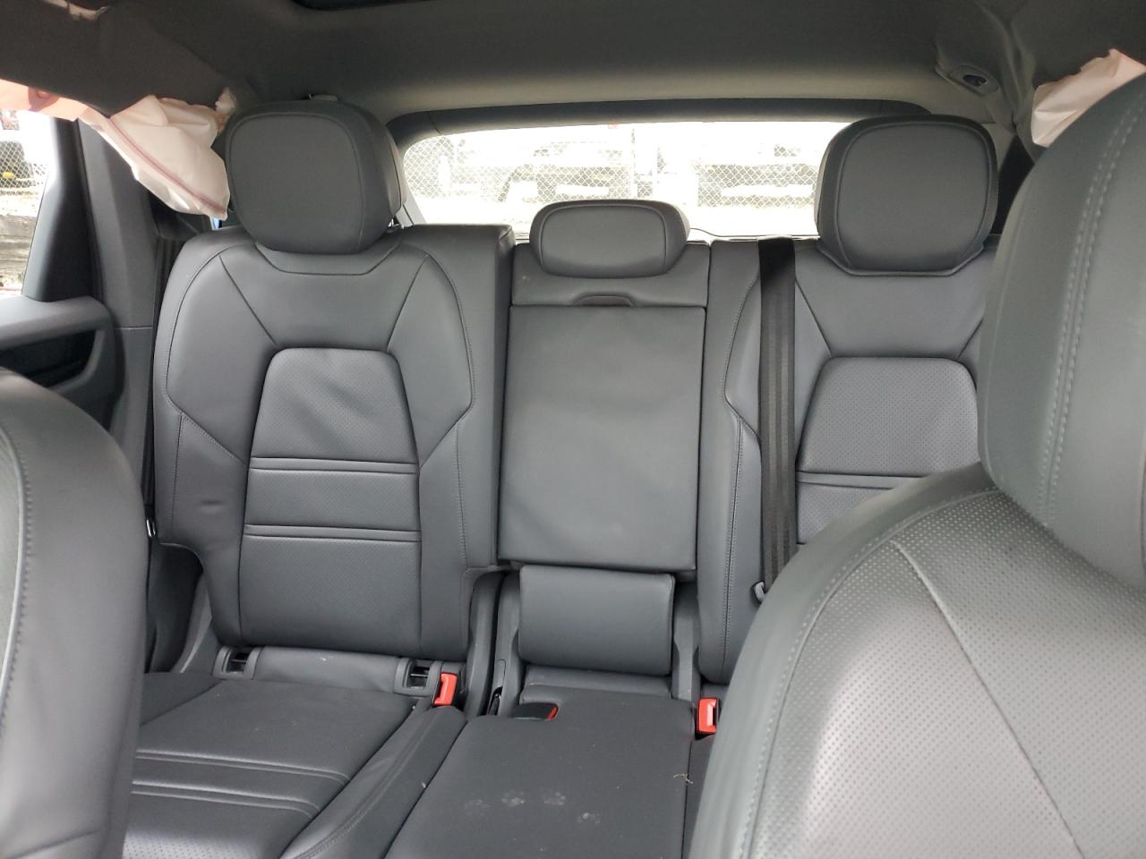 2019 Porsche Cayenne - Image 10