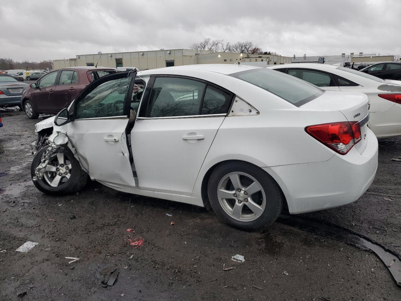 VIN 1G1PE5SBXG7115338 2016 CHEVROLET CRUZE no.2