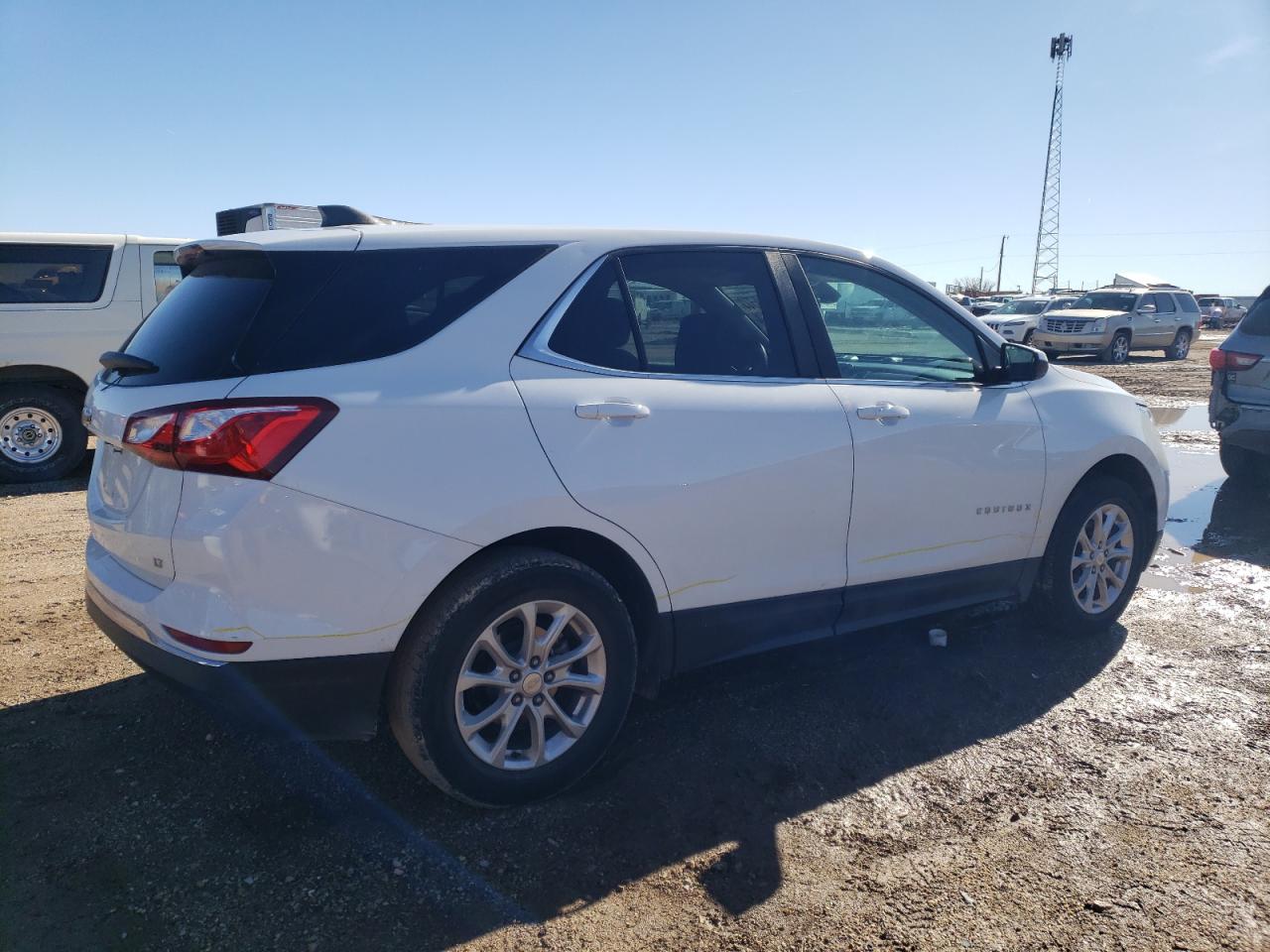 2021 Chevrolet Equinox - Image 3