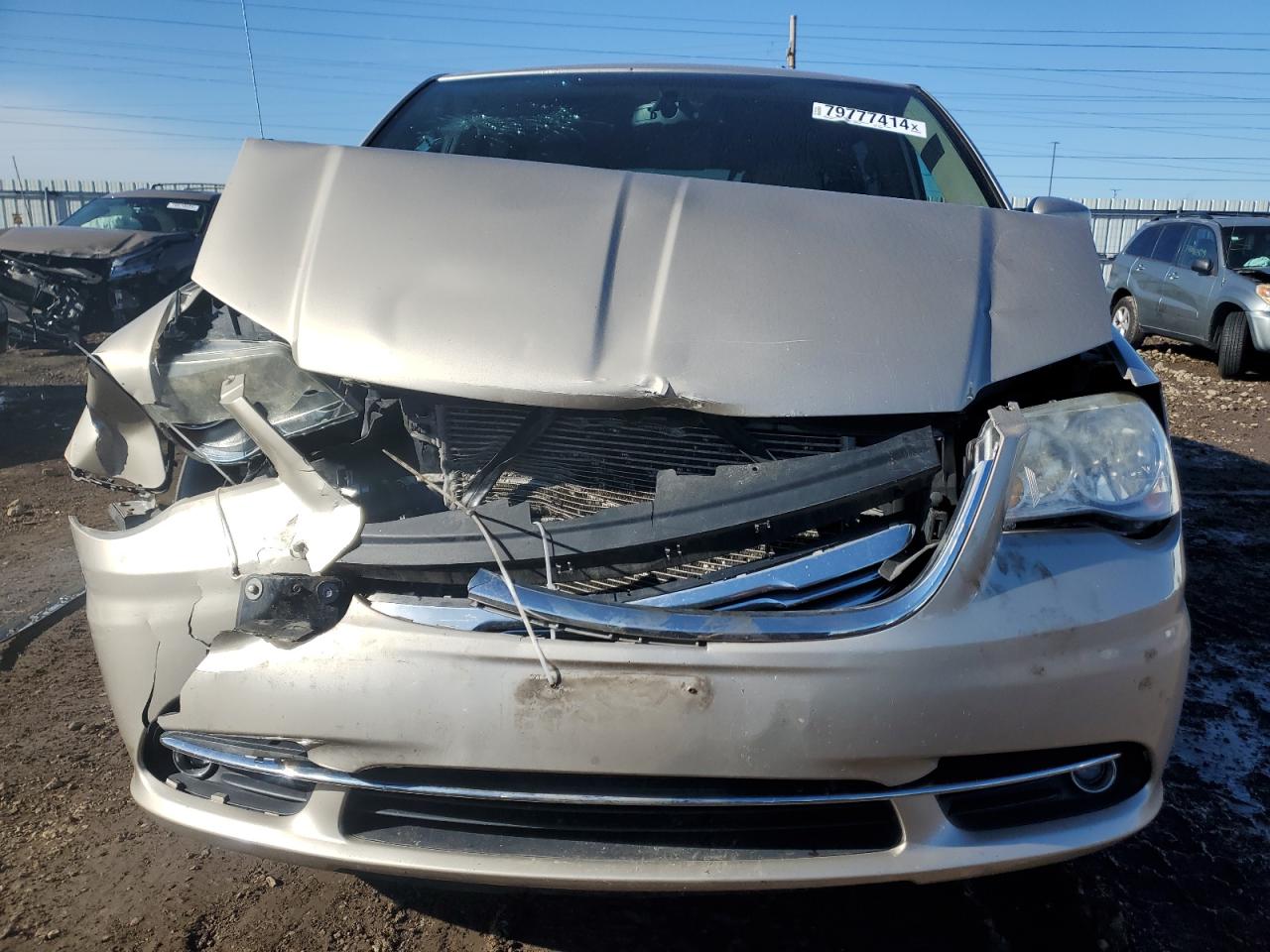 2014 Chrysler Town & Country - Image 5