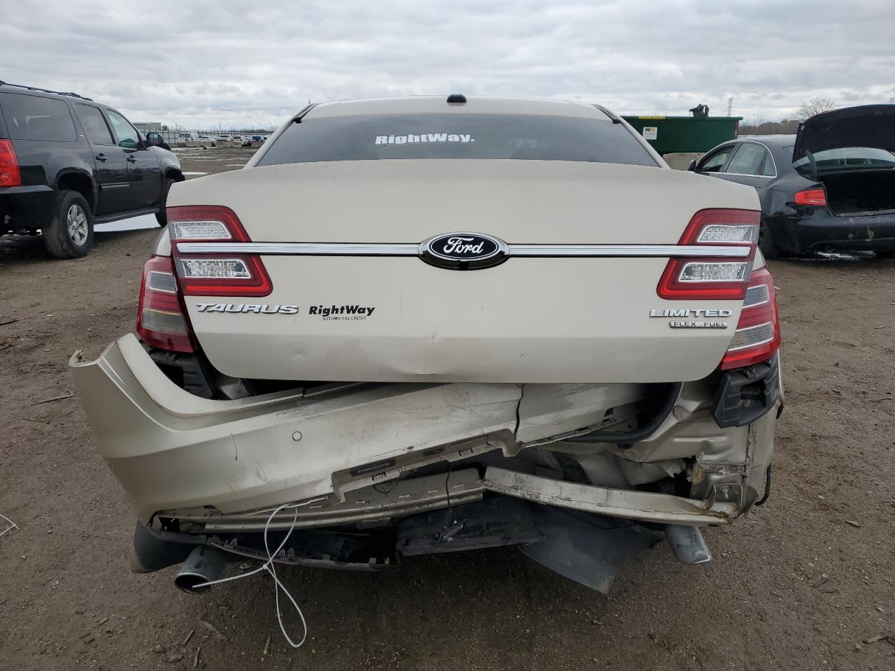 2018 Ford Taurus - Image 6