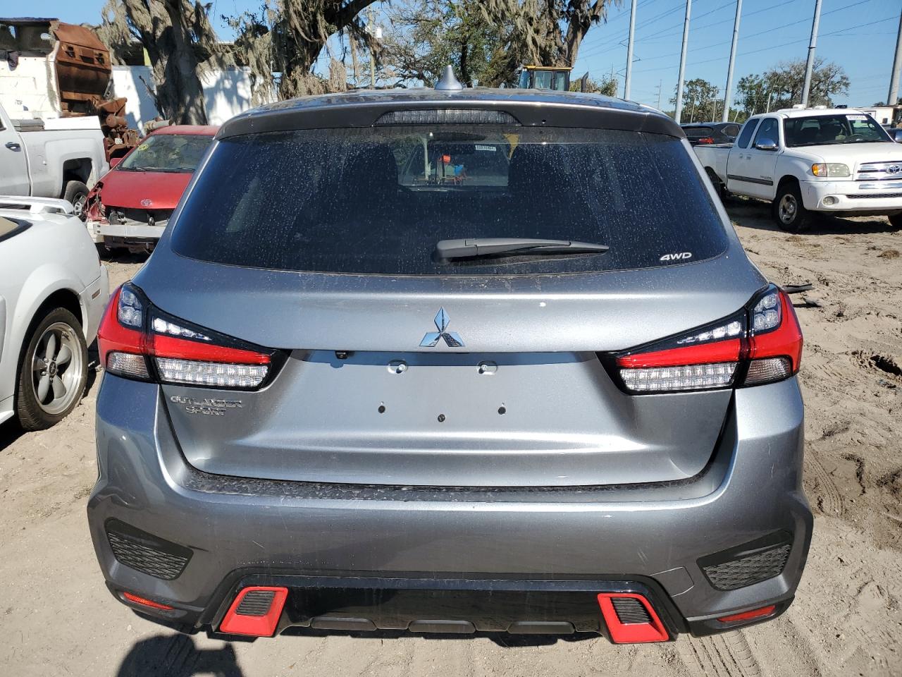 2024 Mitsubishi Outlander - Image 6