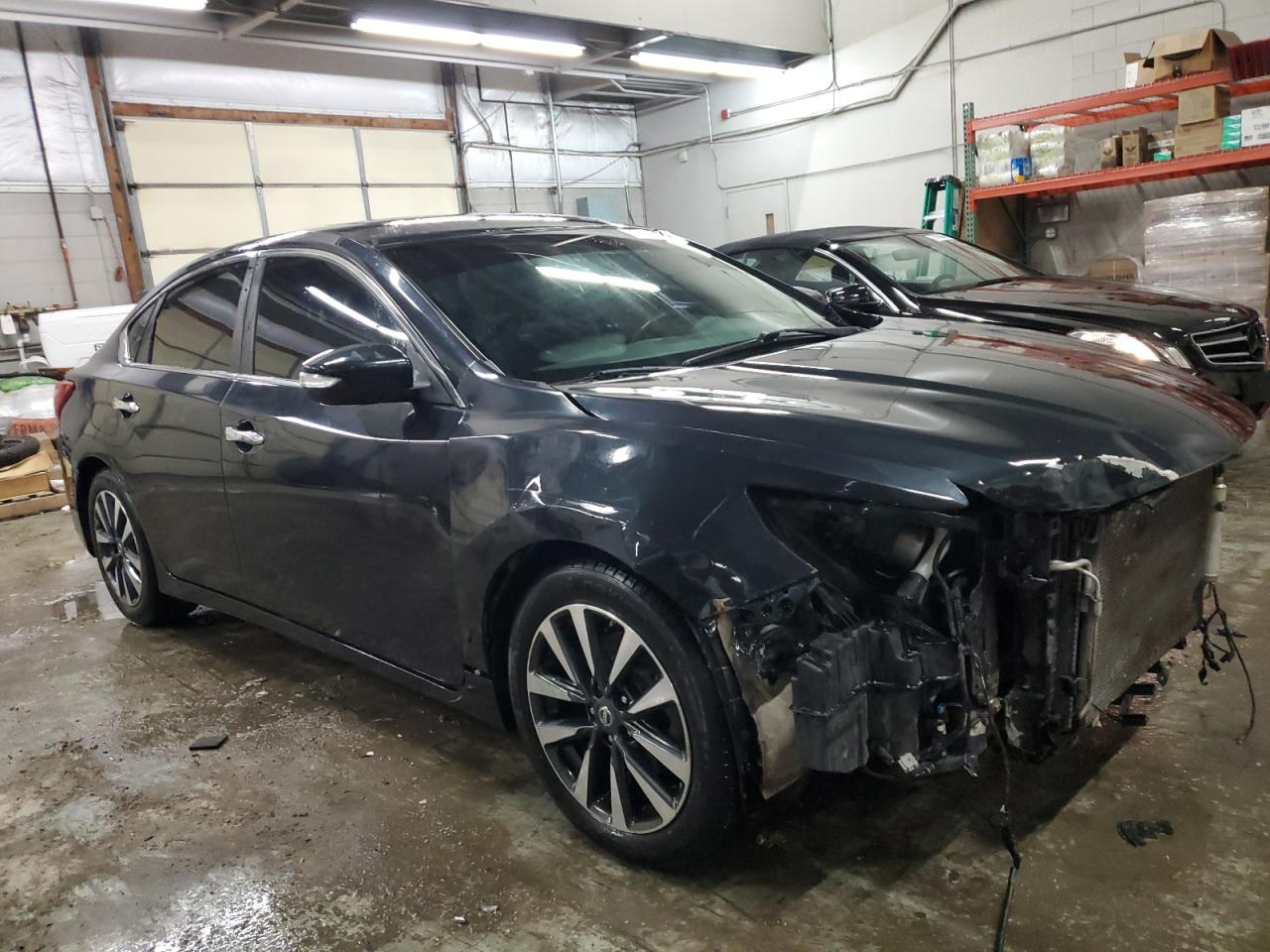 2016 Nissan Altima - Image 4