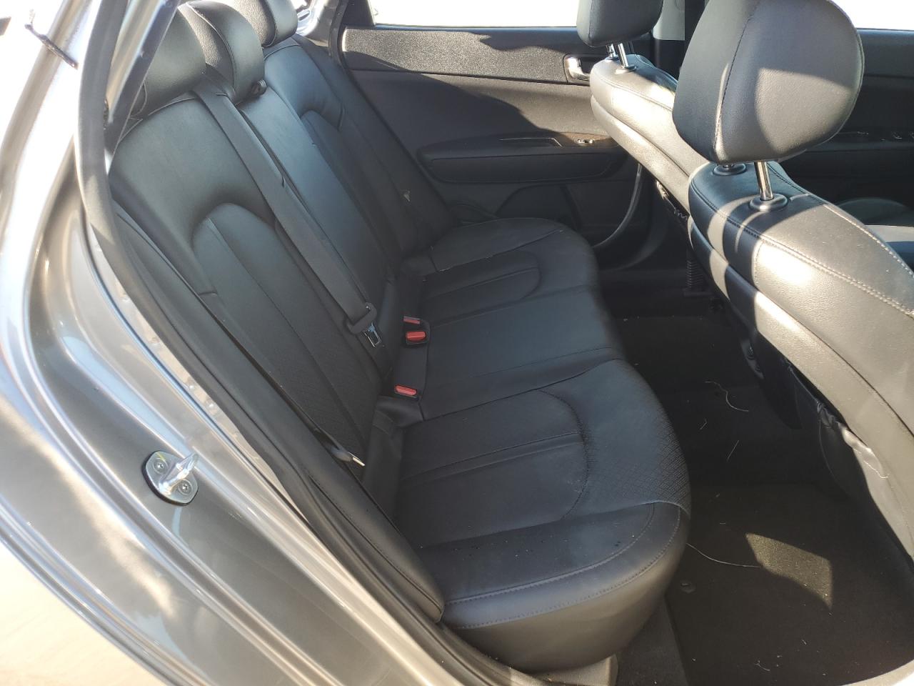 2017 Kia Optima - Image 10