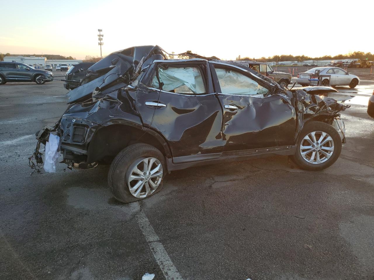 2015 Nissan Rogue - Image 3