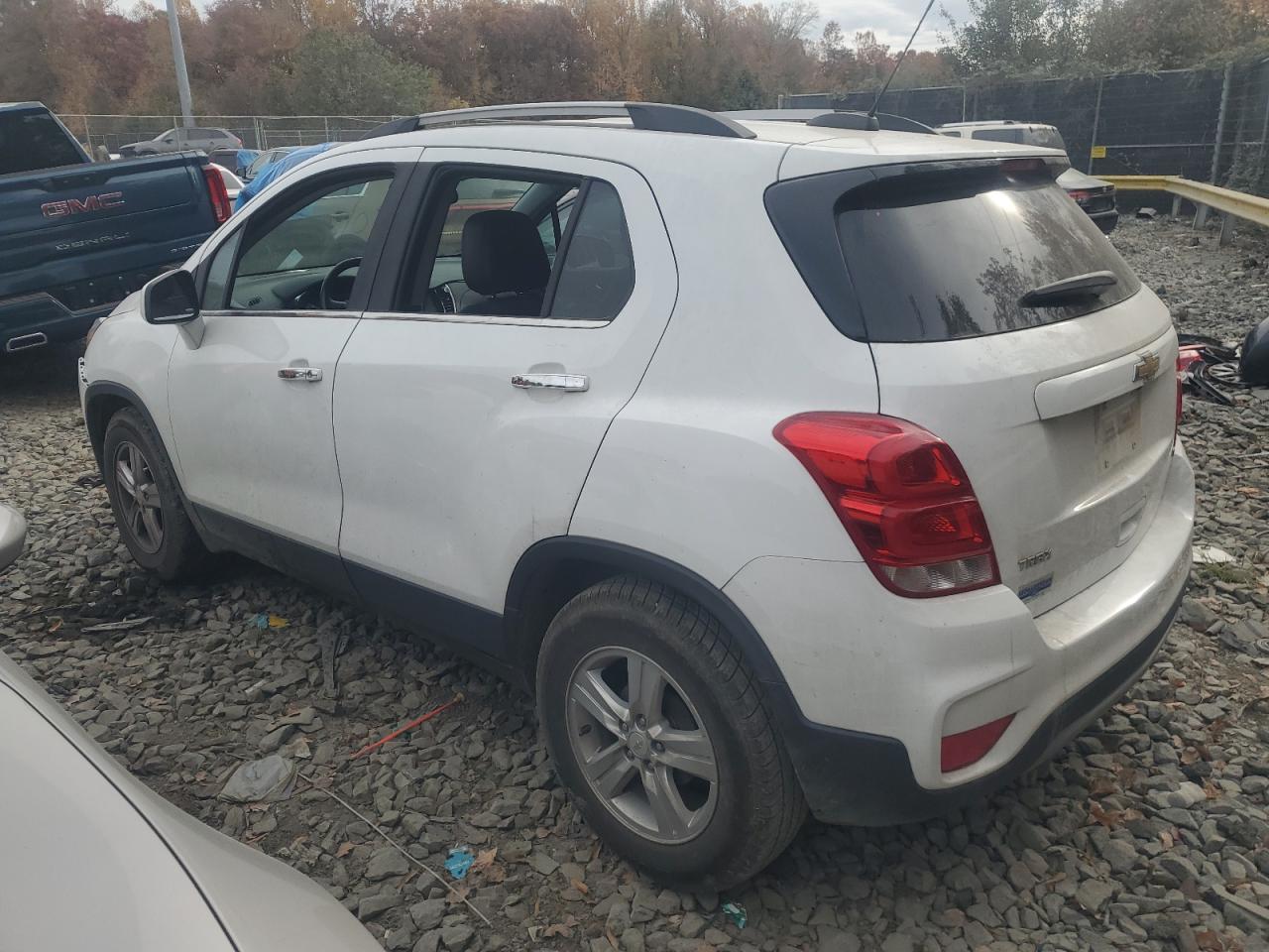 2020 Chevrolet Trax - Image 2