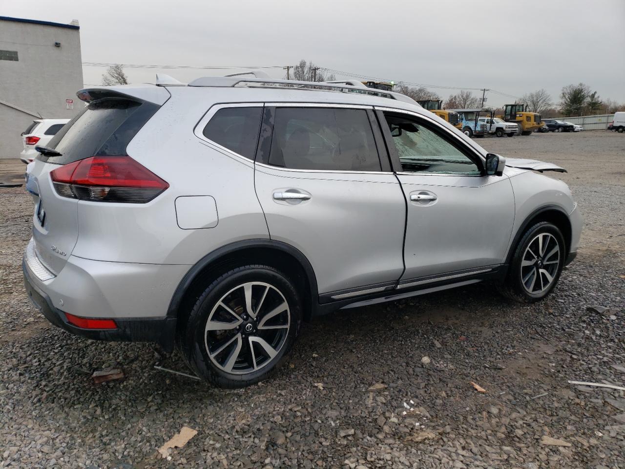 2020 Nissan Rogue - Image 3