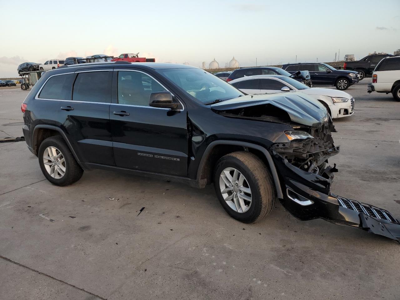 2017 Jeep Grand Cherokee - Image 4