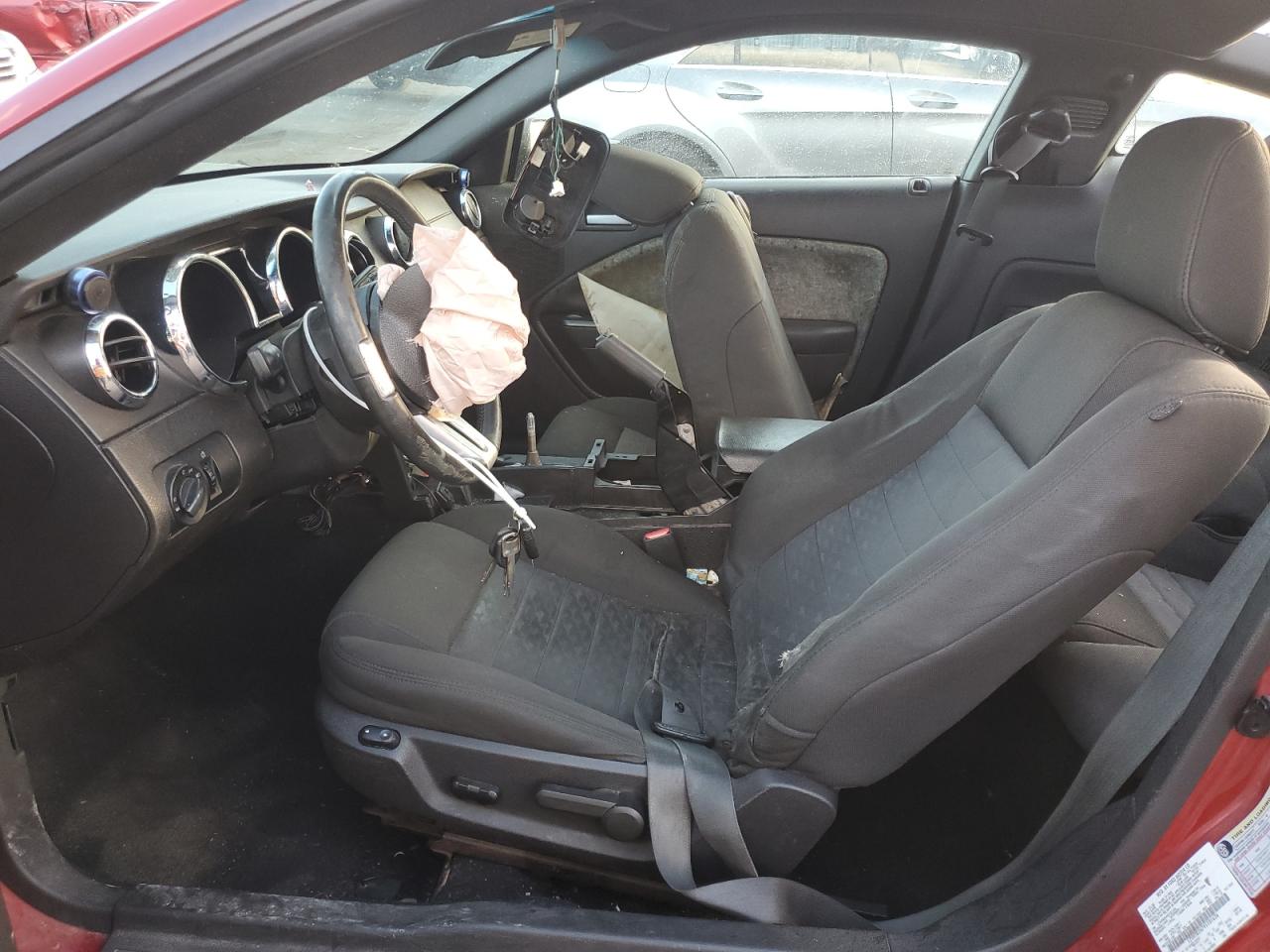 2009 Ford Mustang - Image 7