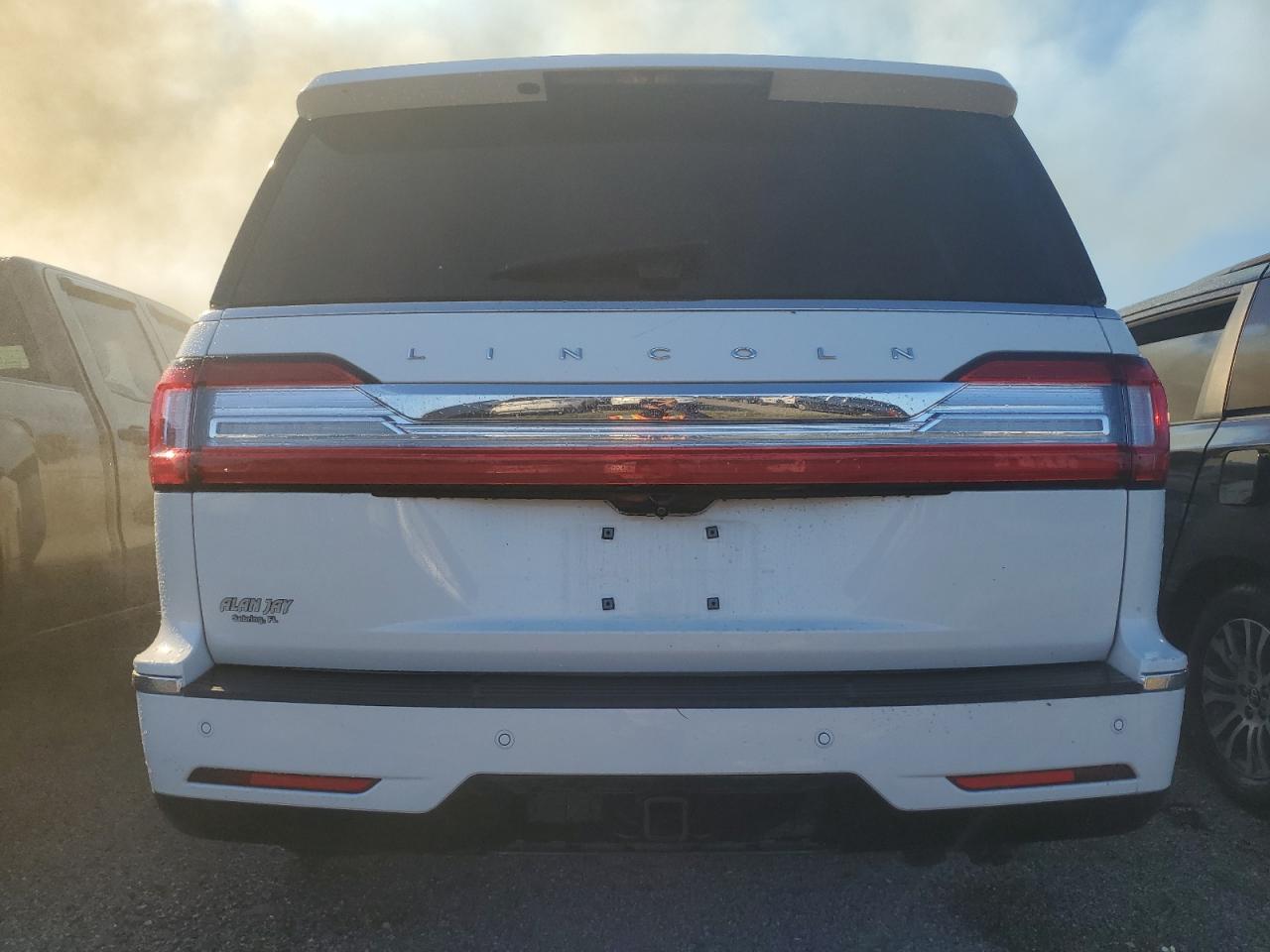2021 Lincoln Navigator - Image 6