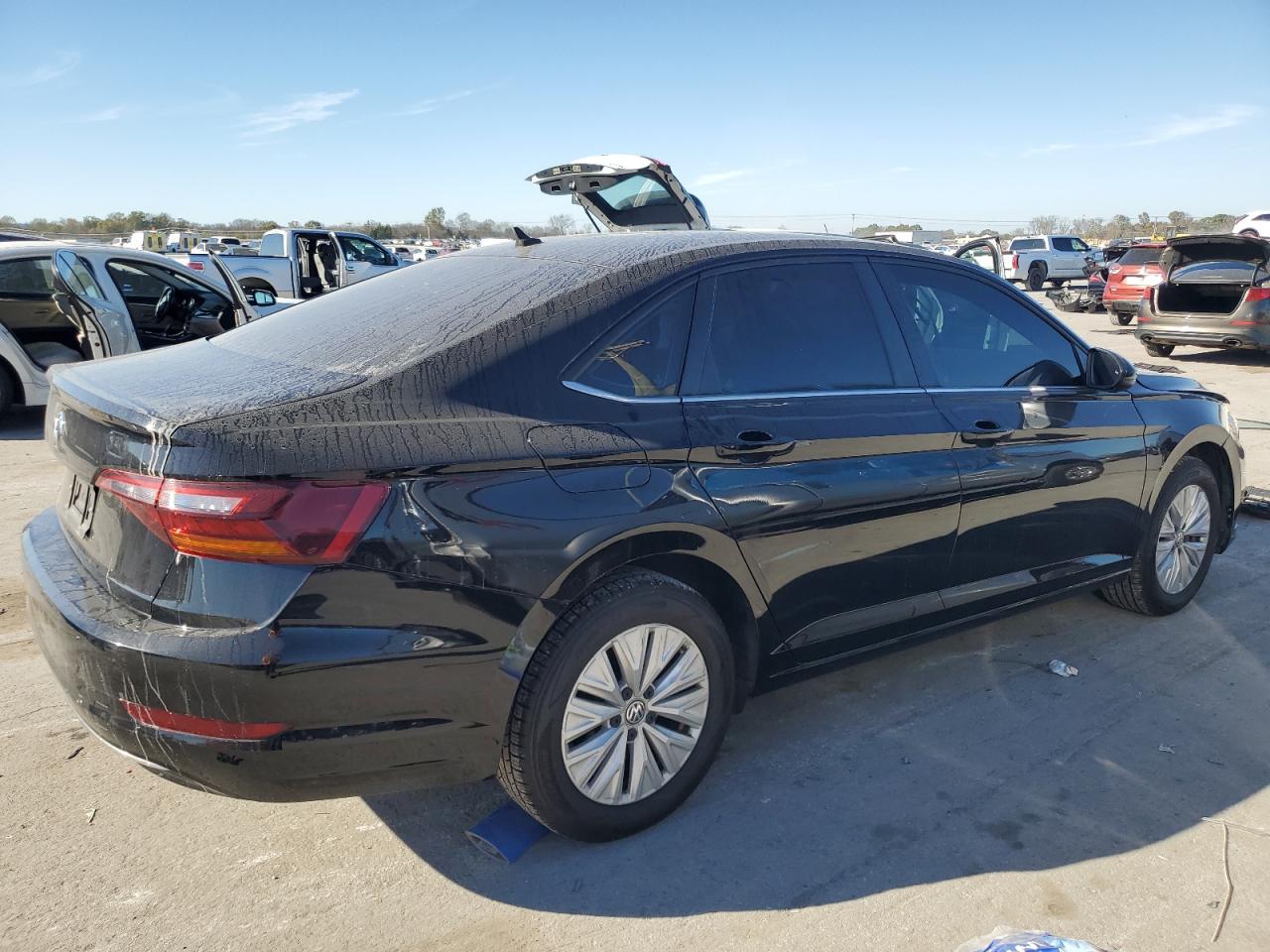 2019 Volkswagen Jetta - Image 3