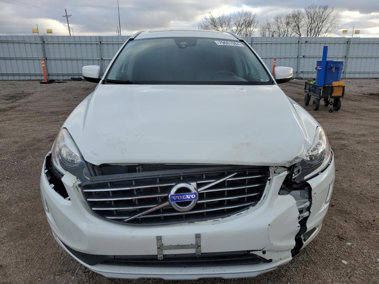 2016 Volvo XC60 - Image 5