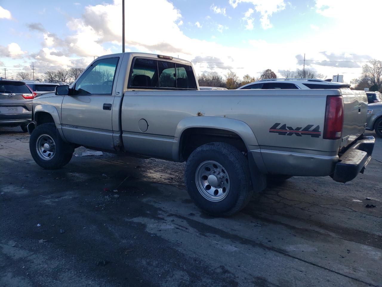 2000 GMC Sierra - Image 2