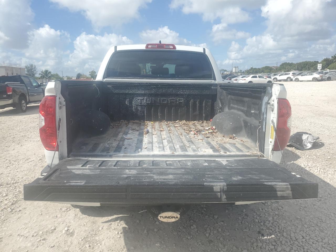 2021 Toyota Tundra - Image 6