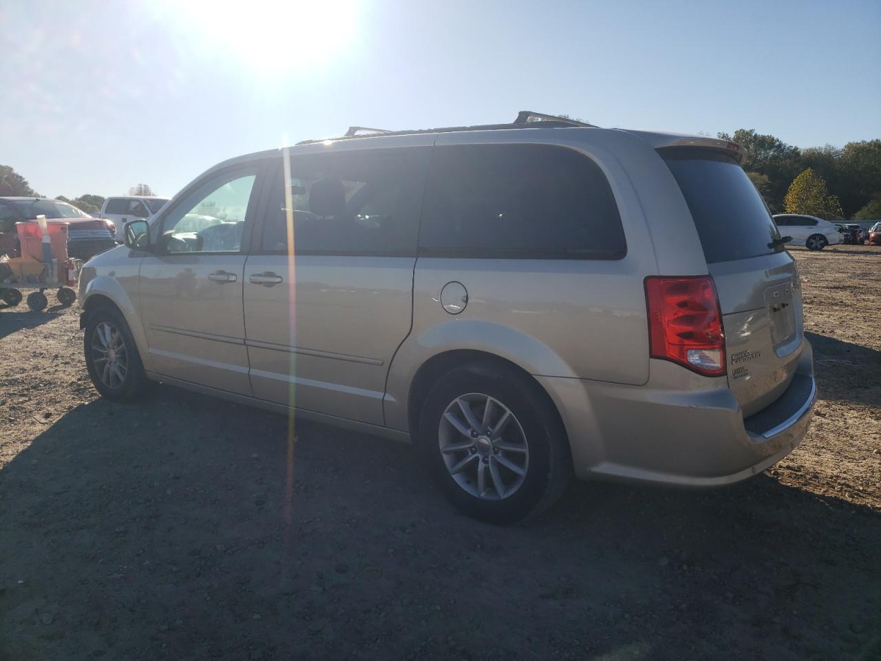 2013 Dodge Caravan - Image 2