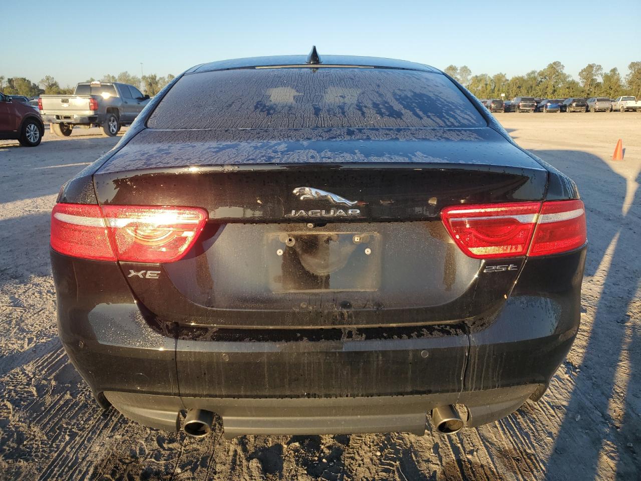 2019 Jaguar XE - Image 6
