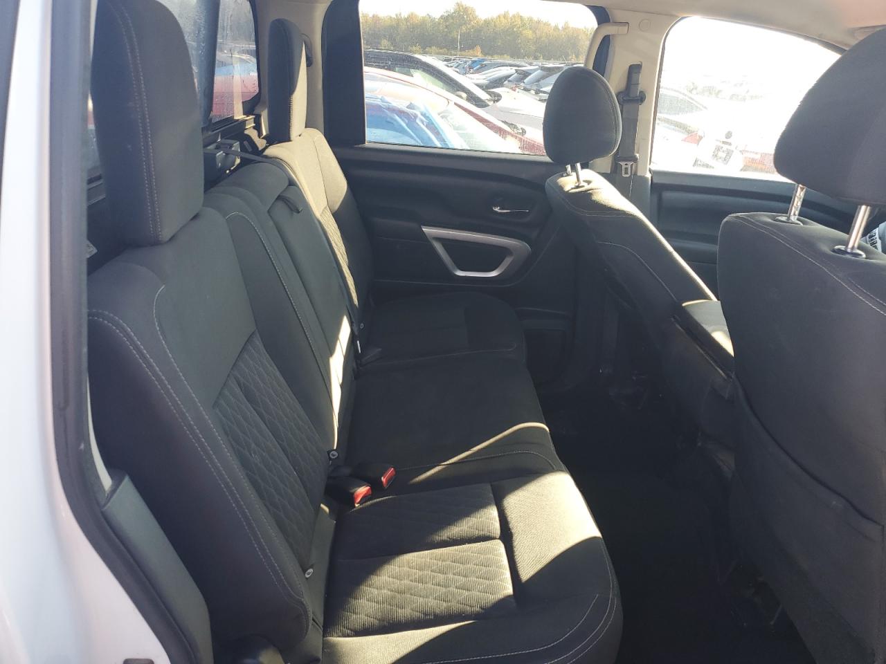 2017 Nissan Titan - Image 10