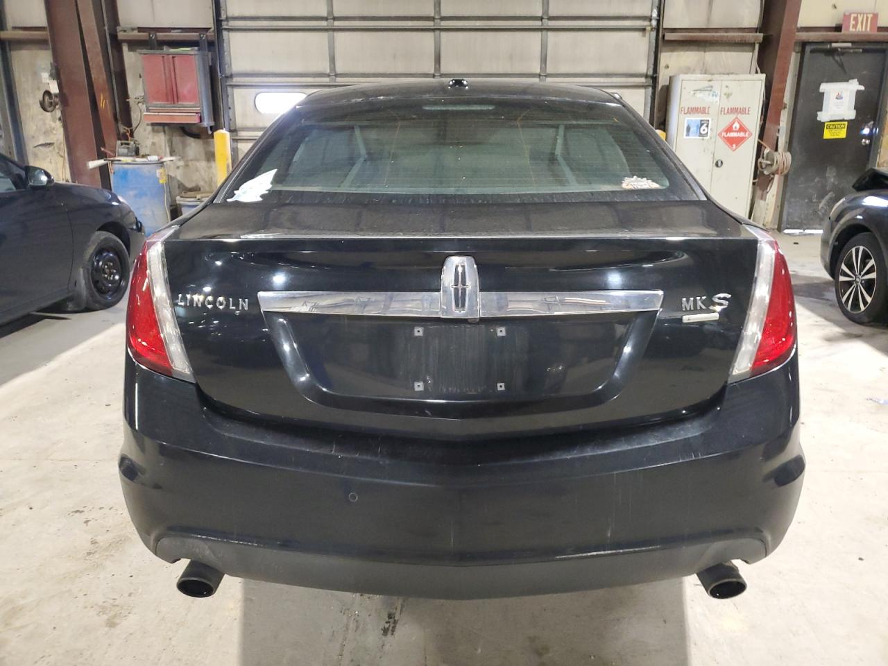 2010 Lincoln MKS - Image 6