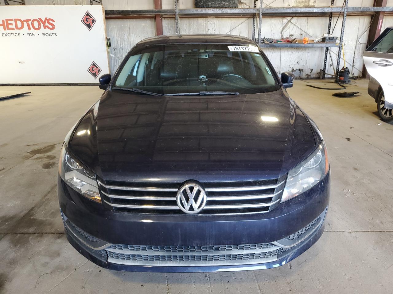 2012 Volkswagen Passat - Image 5