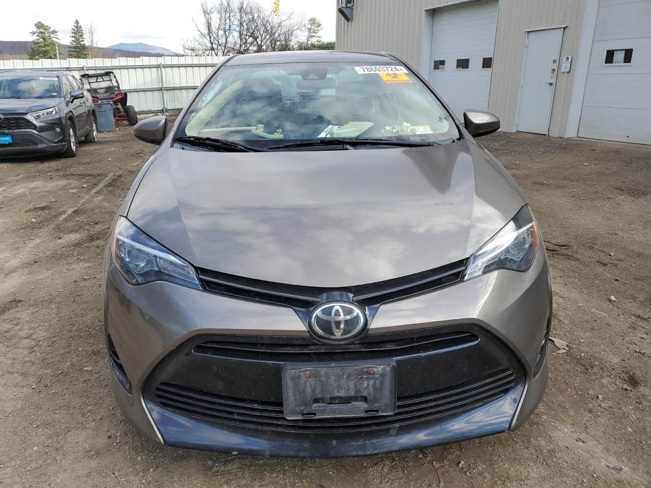 VIN 2T1BURHE9JC972267 2018 TOYOTA COROLLA no.5