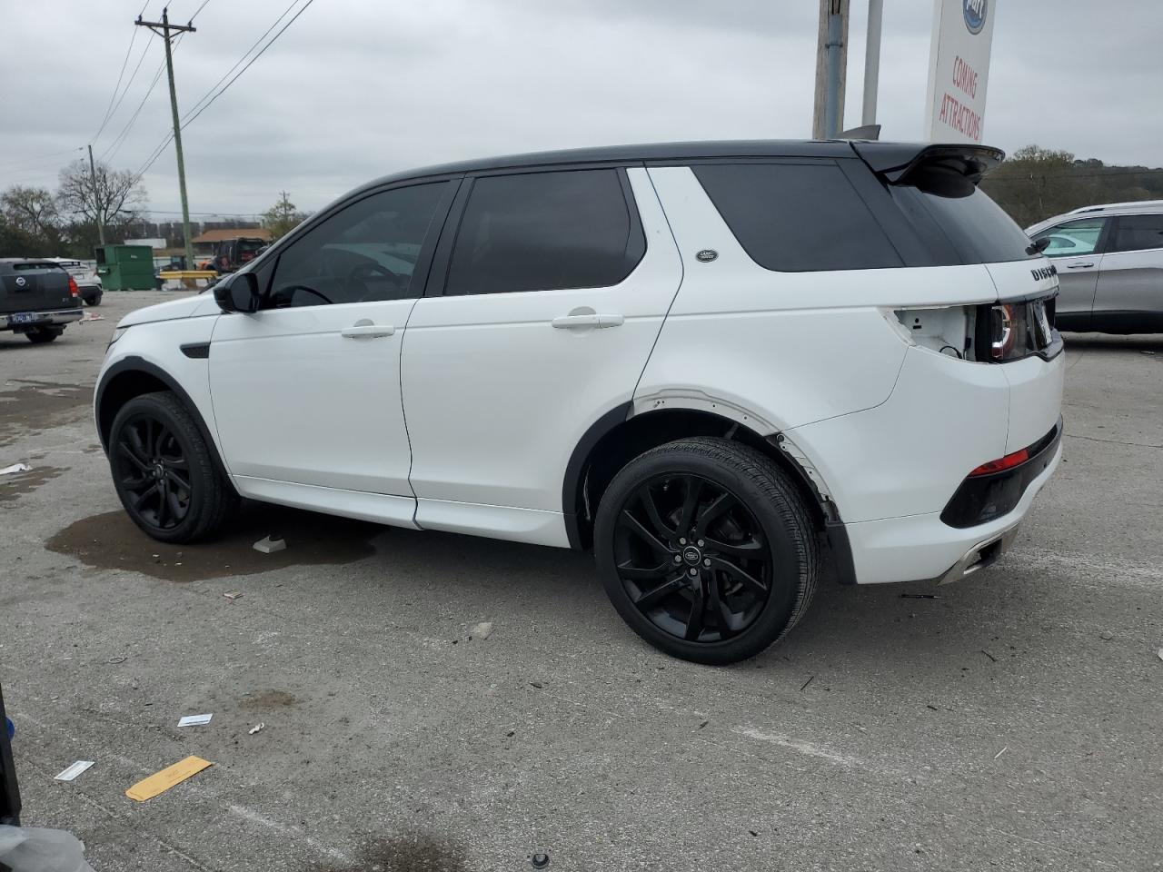 2017 Land Rover Discovery - Image 2