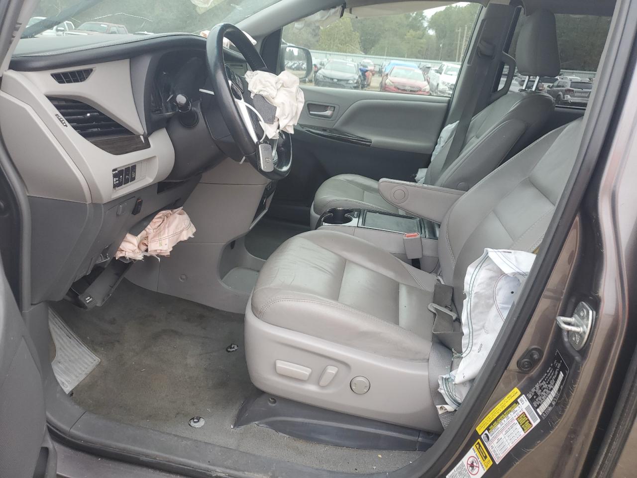 2015 Toyota Sienna - Image 7