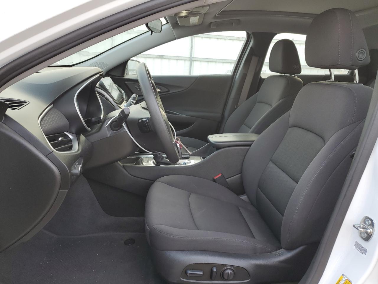 2023 Chevrolet Malibu - Image 7