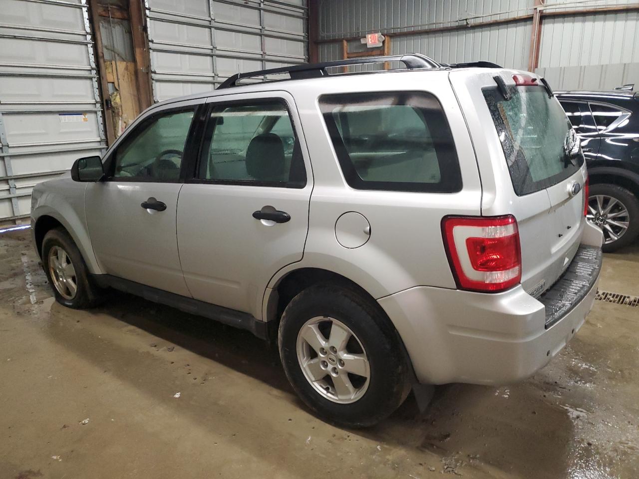 2010 Ford Escape - Image 2