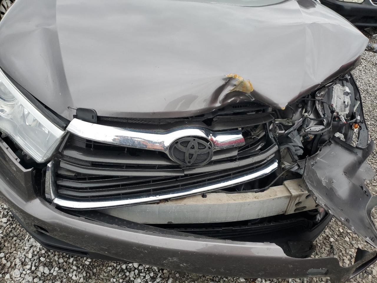 2015 Toyota Highlander - Image 12