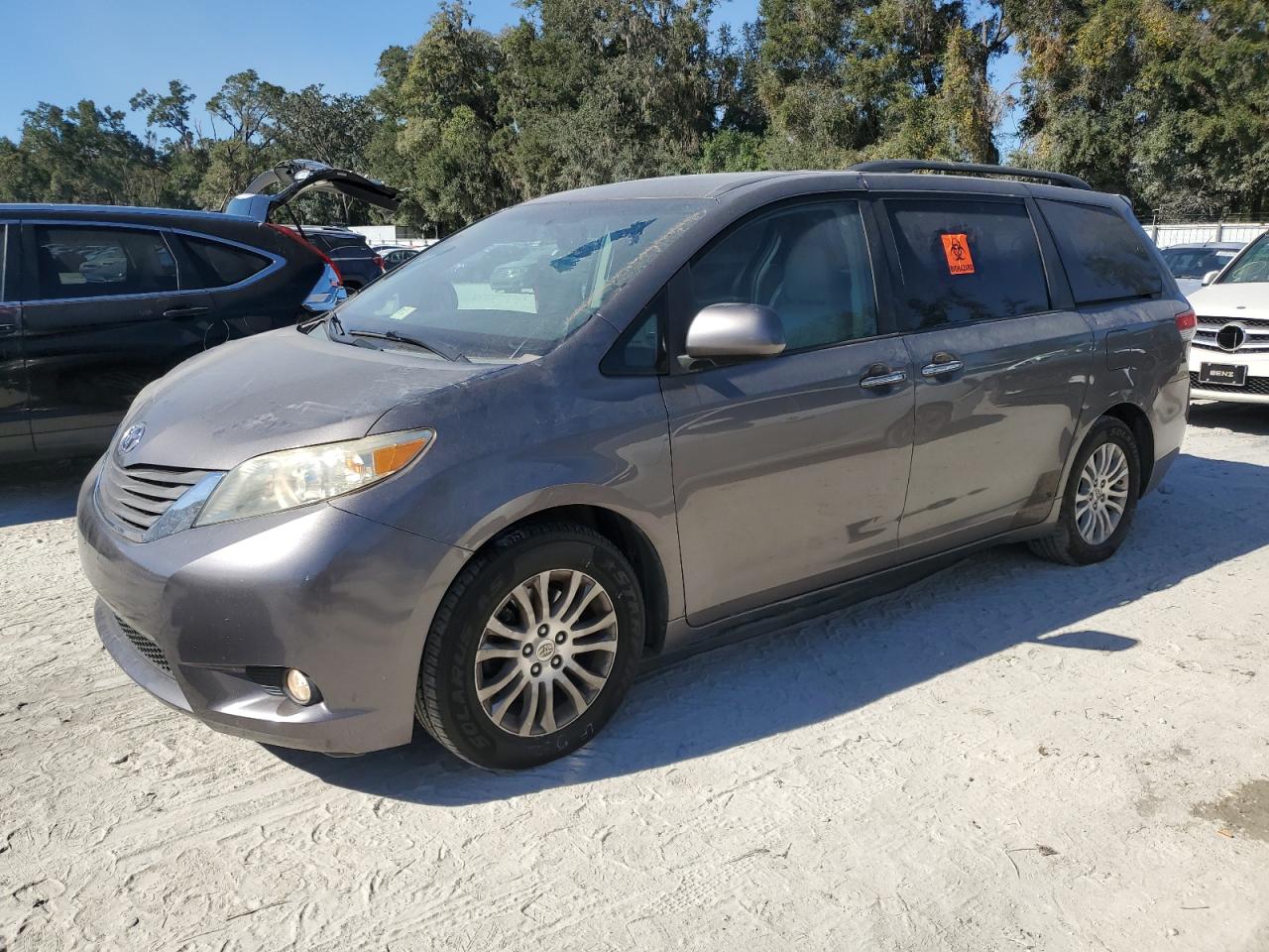 2011 Toyota Sienna - Image 1