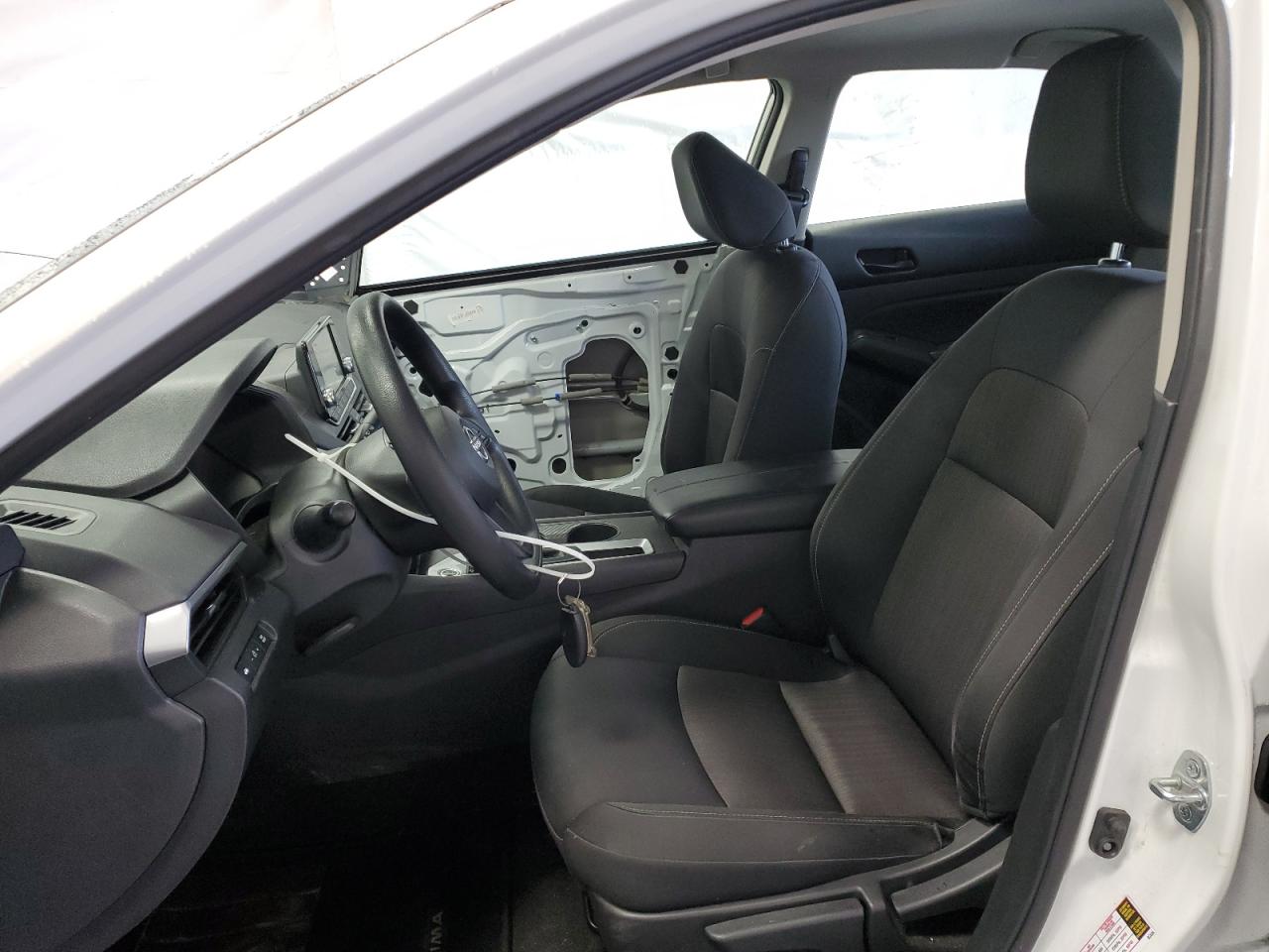 2024 Nissan Altima - Image 7