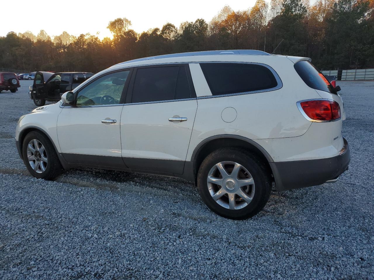 2008 Buick Enclave - Image 2
