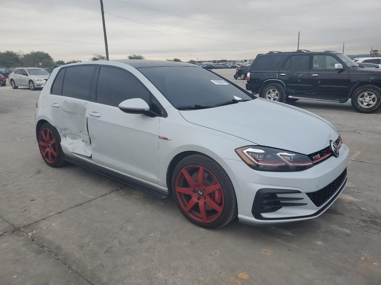 2018 Volkswagen GTI - Image 4