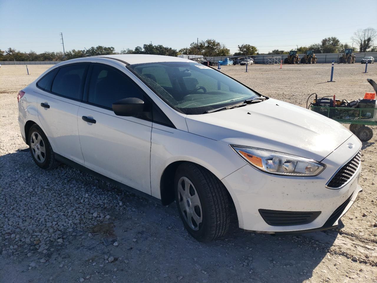 VIN 1FADP3E2XJL224102 2018 FORD FOCUS no.4