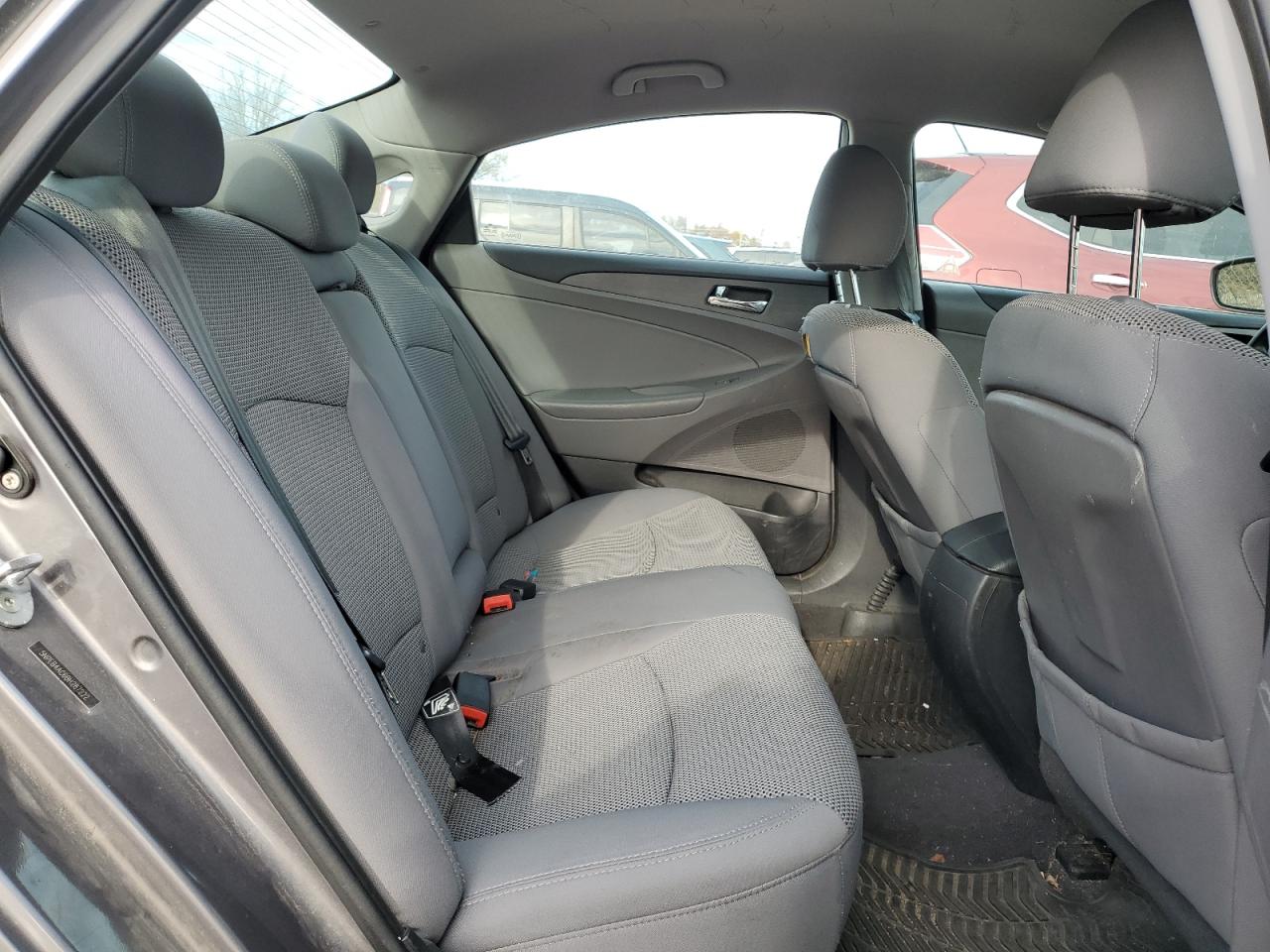 2011 Hyundai Sonata - Image 10