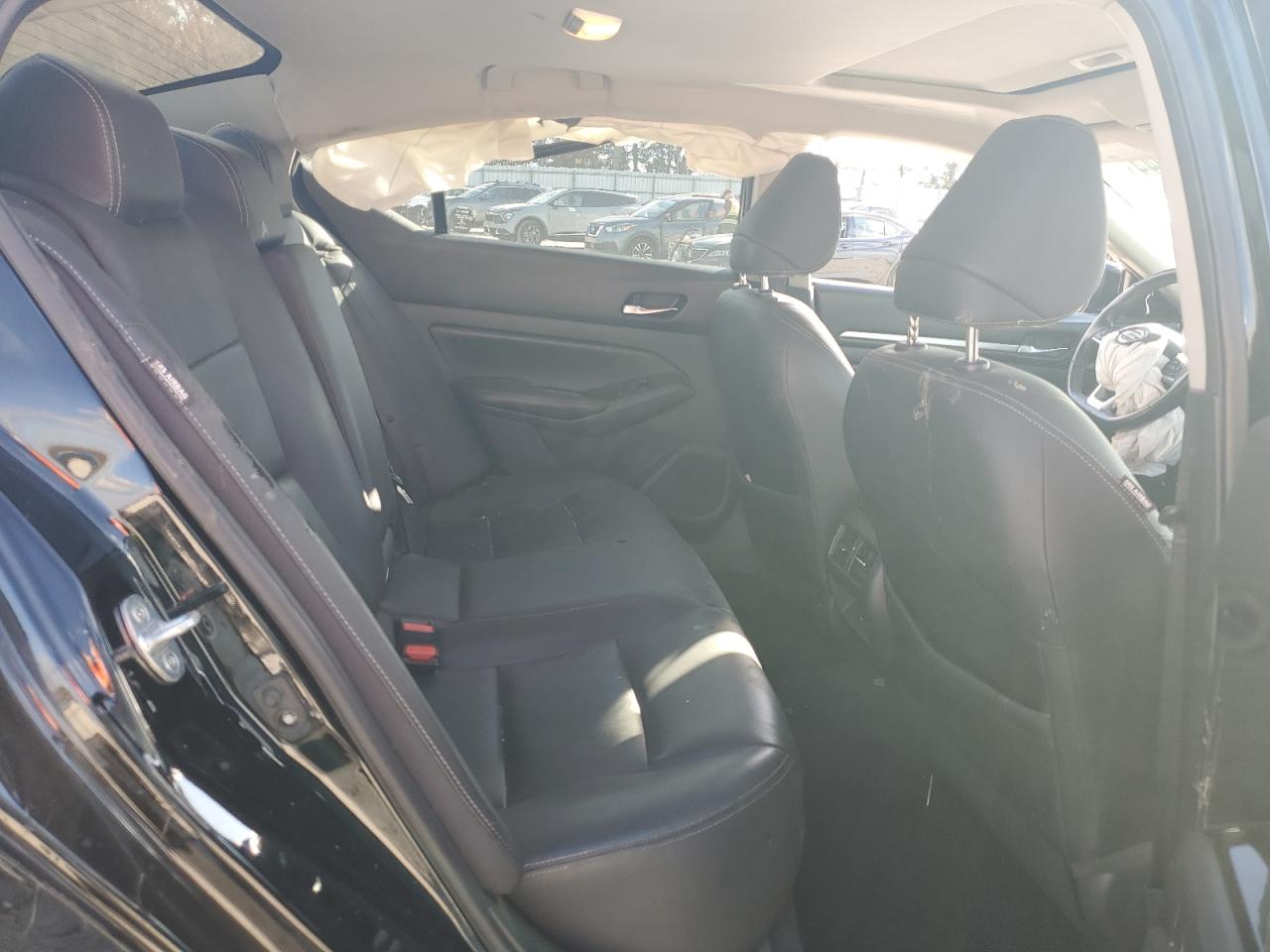 2020 Nissan Altima - Image 11