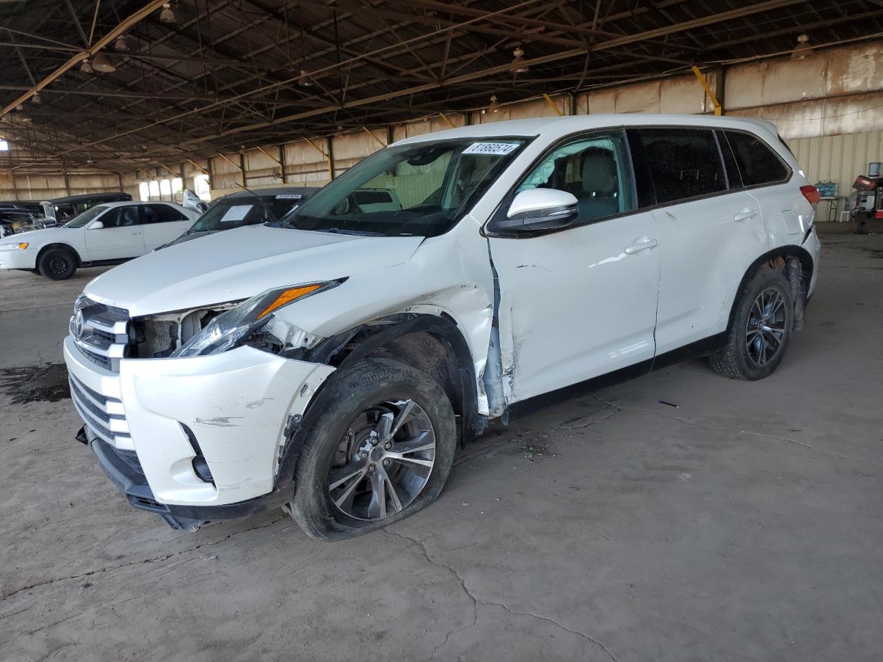 2019 Toyota Highlander - Image 1