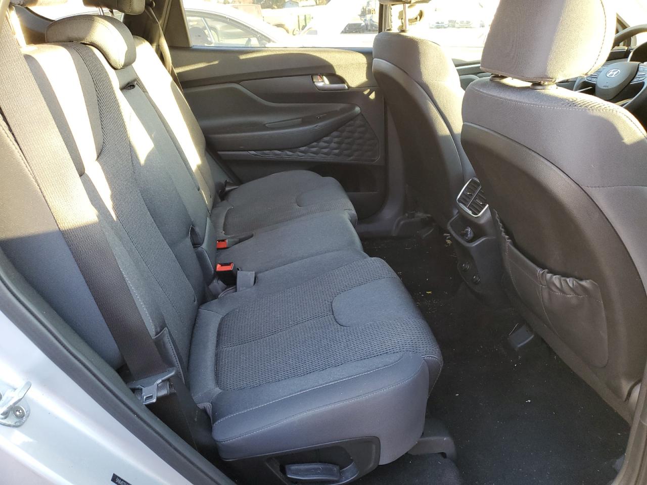 2019 Hyundai Santa Fe - Image 11