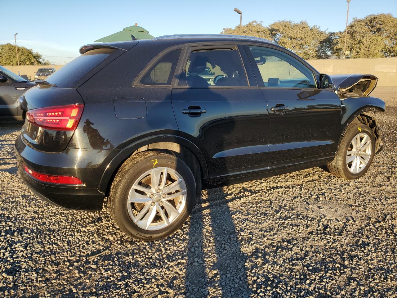 VIN WA1BCCFS0JR019407 2018 AUDI Q3 no.3