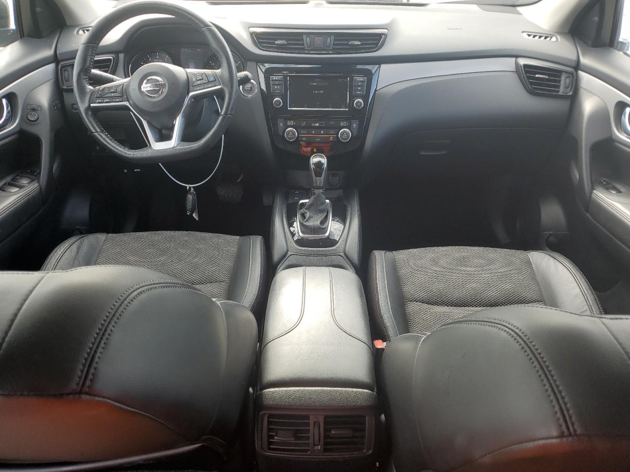 2020 Nissan Rogue - Image 8