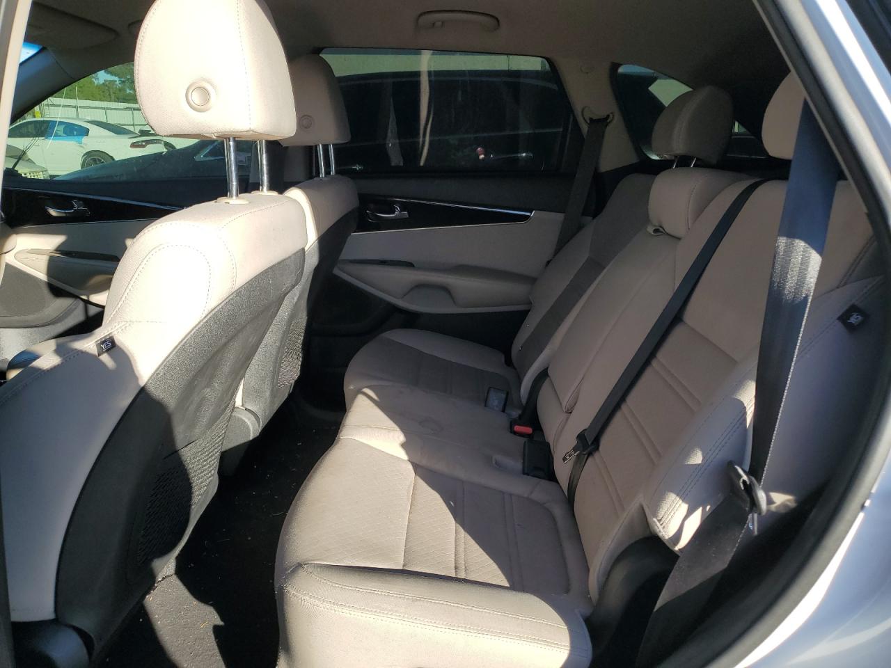 2019 Kia Sorento - Image 11