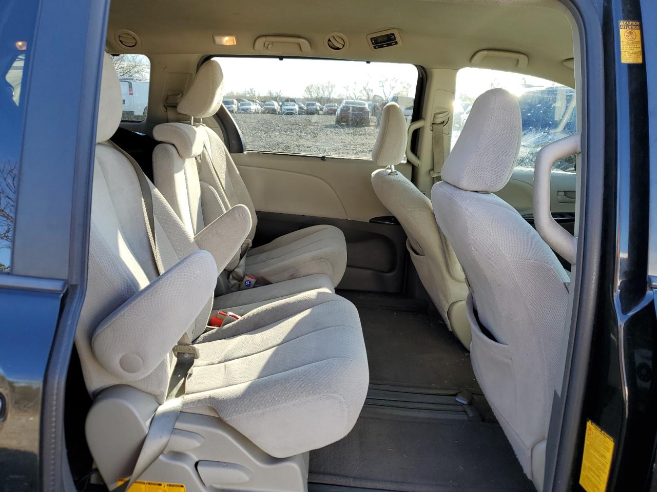 2014 Toyota Sienna - Image 11